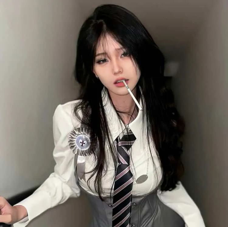 探讨女性婚姻《麦秋》原节子经典之作：大家族中大龄未婚女儿的婚嫁风波，细水长流的家庭剧